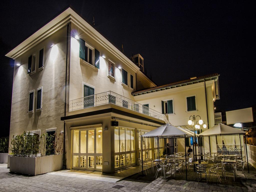 Hotel Butterfly Torre del Lago Puccini Exteriér fotografie